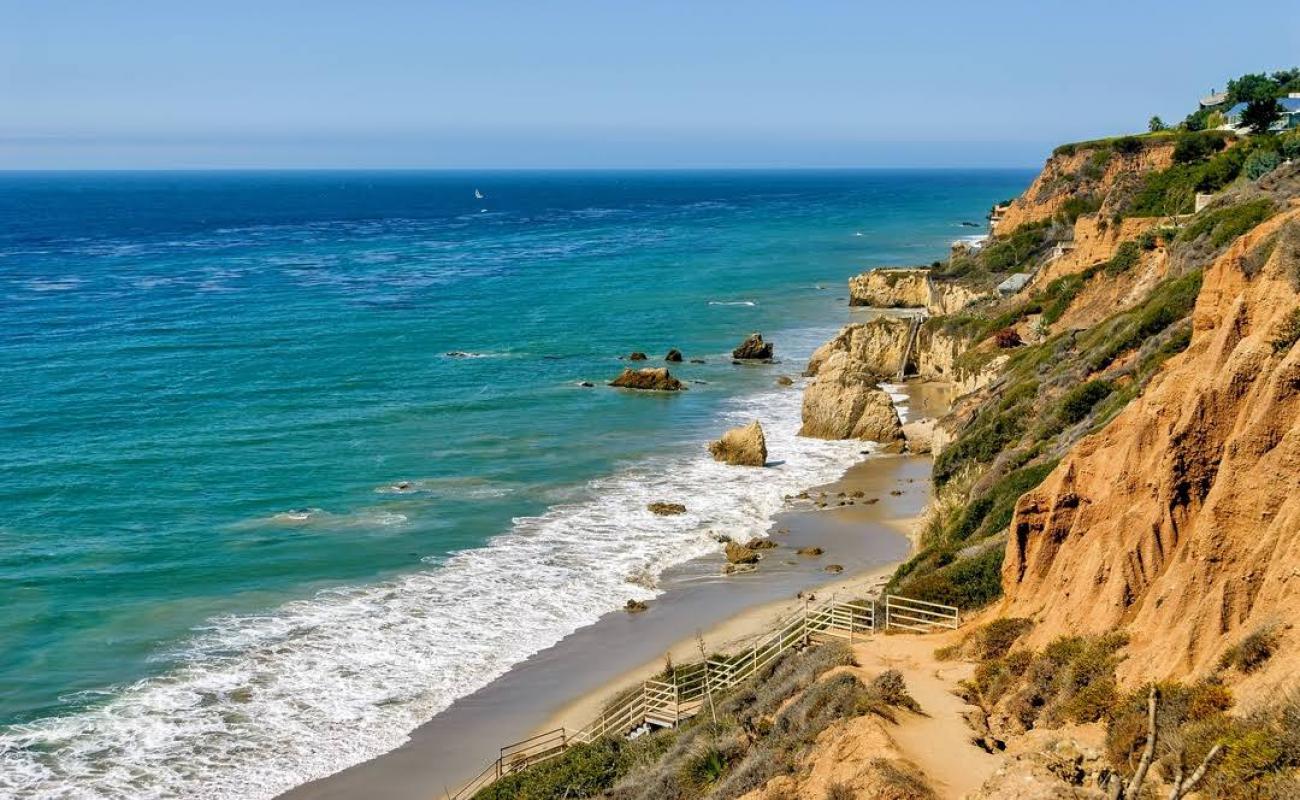 El Matador Beach'in fotoğrafı parlak kum yüzey ile