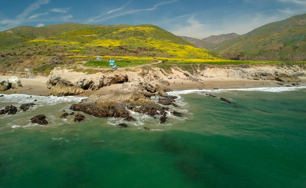 Leo Carrillo Beach'in fotoğrafı parlak kum yüzey ile