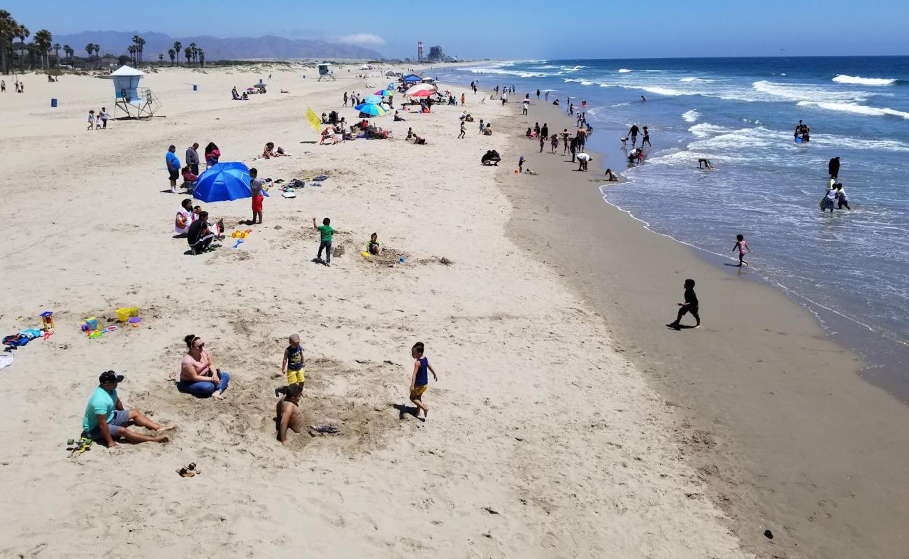 Port Hueneme Beach'in fotoğrafı parlak kum yüzey ile