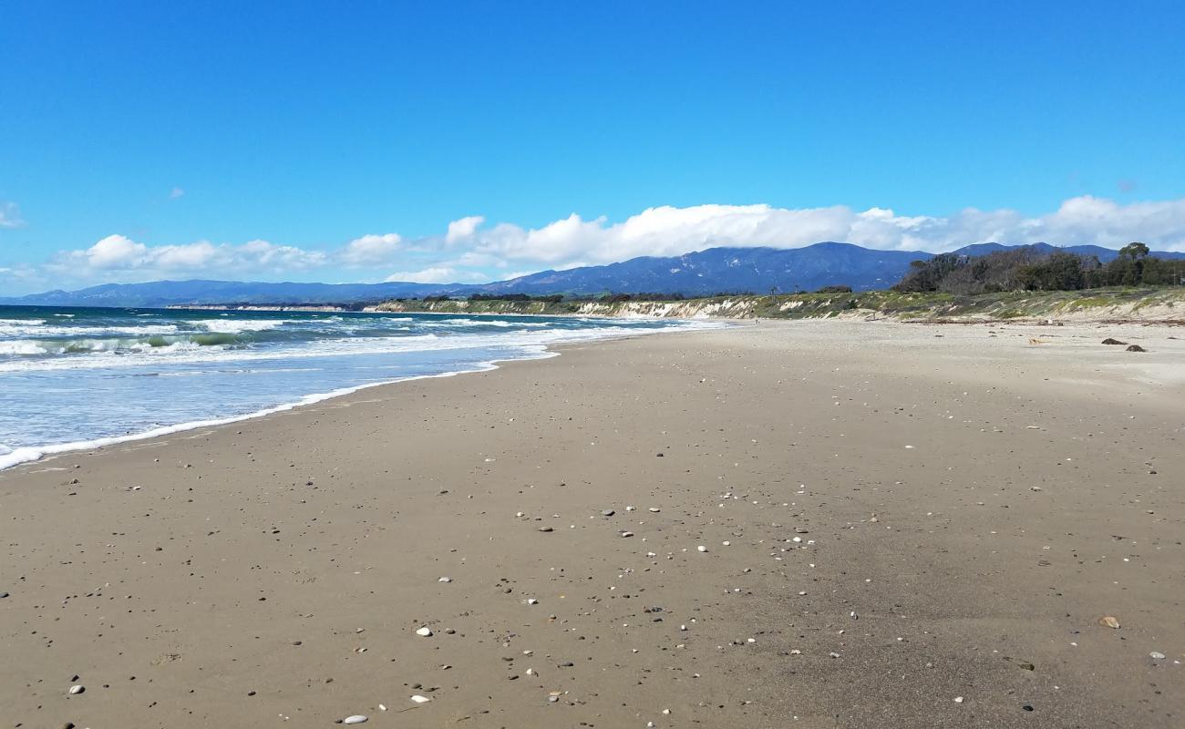 Sands Beach'in fotoğrafı açık bej kum yüzey ile
