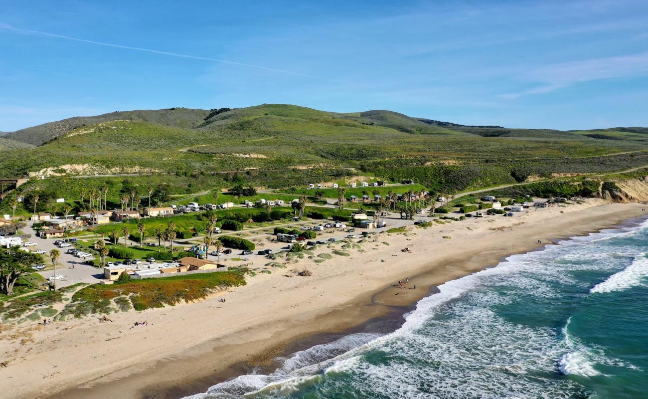 Jalama Beach'in fotoğrafı açık bej kum yüzey ile
