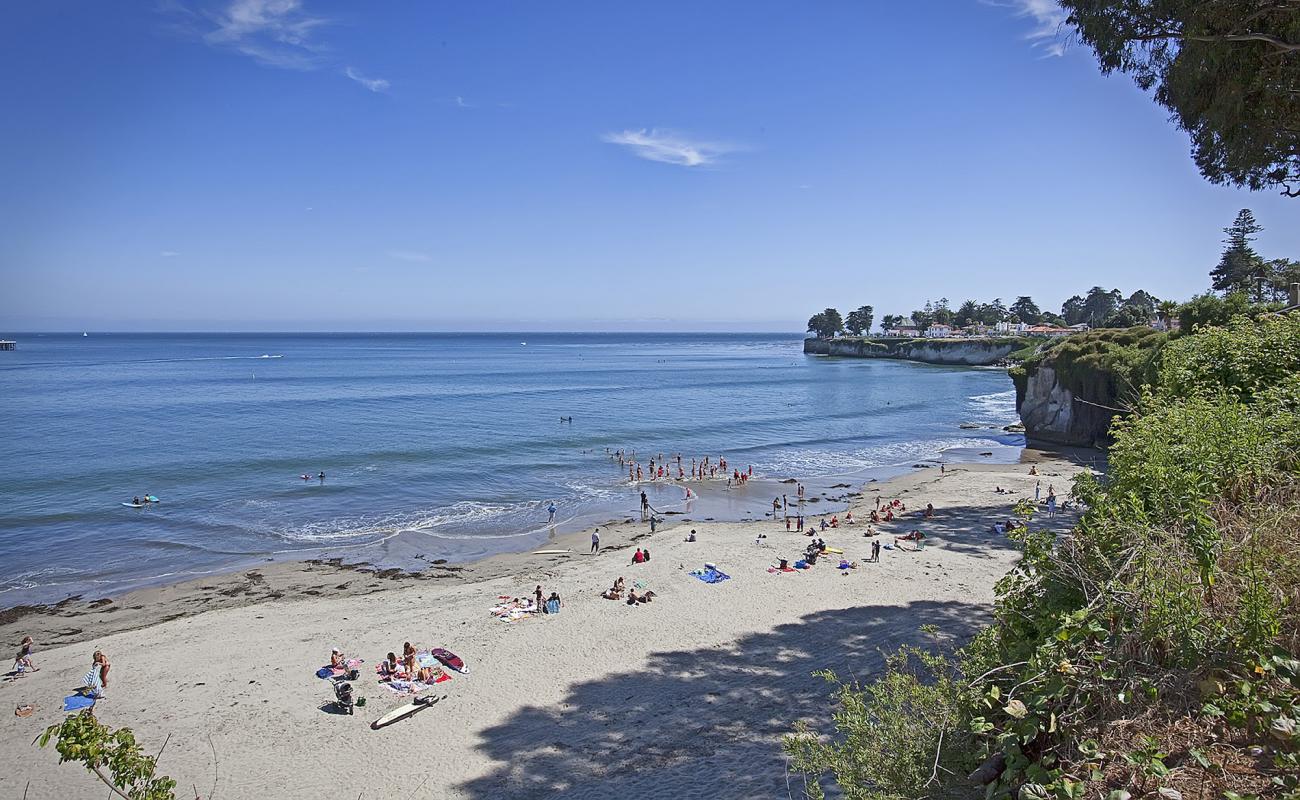 Cowell Beach'in fotoğrafı parlak ince kum yüzey ile