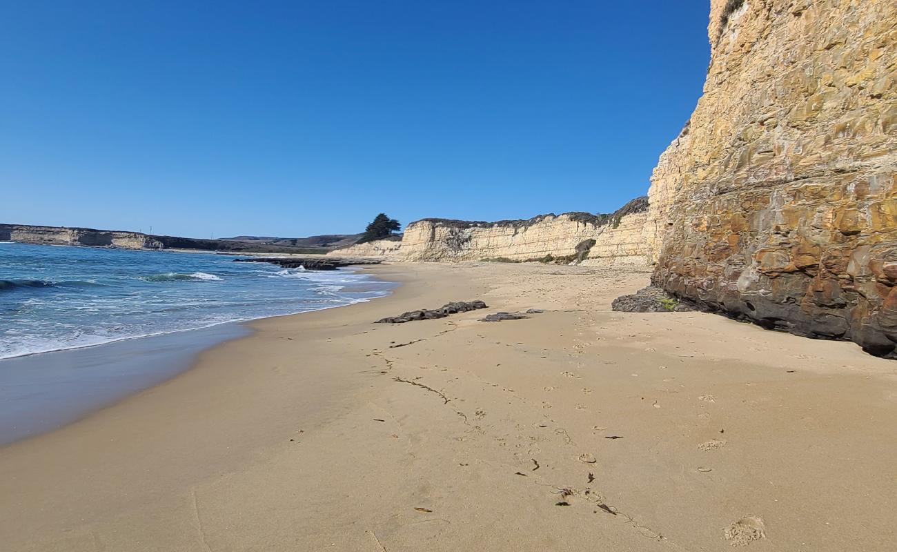 Four Mile Beach'in fotoğrafı parlak ince kum yüzey ile