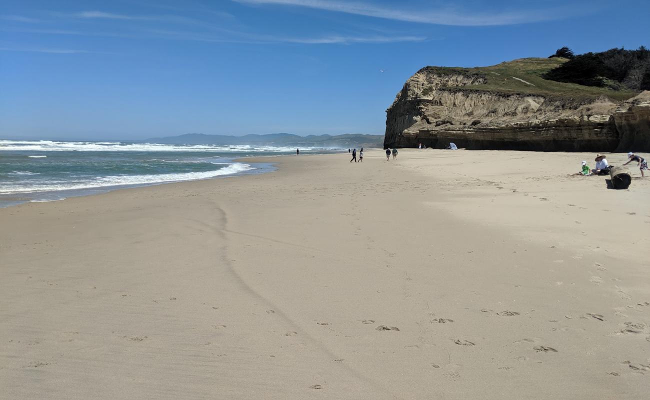 San Gregorio Beach'in fotoğrafı parlak kum yüzey ile