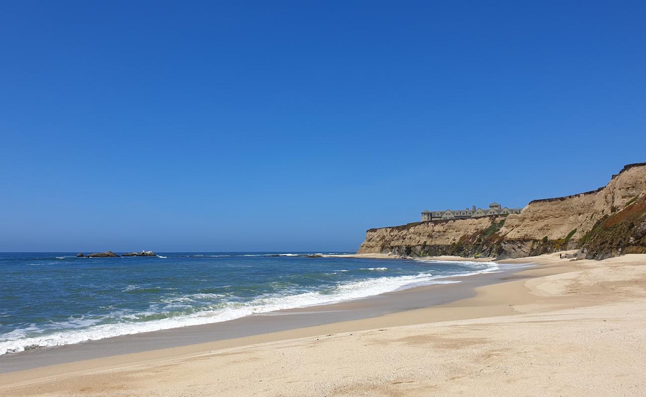 Manhattan Beach'in fotoğrafı hafif ince çakıl taş yüzey ile