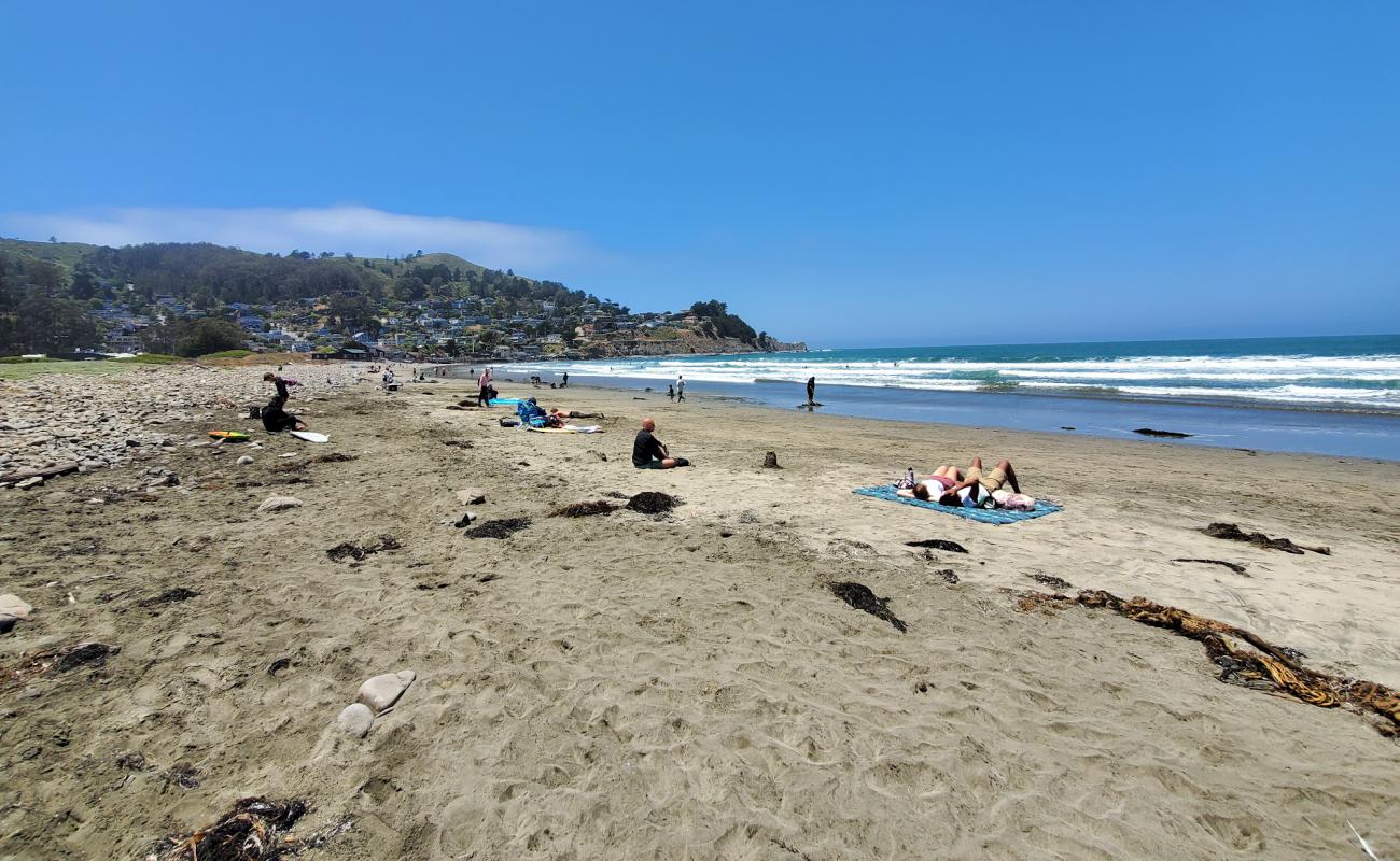 Pacifica Beach'in fotoğrafı açık bej kum yüzey ile