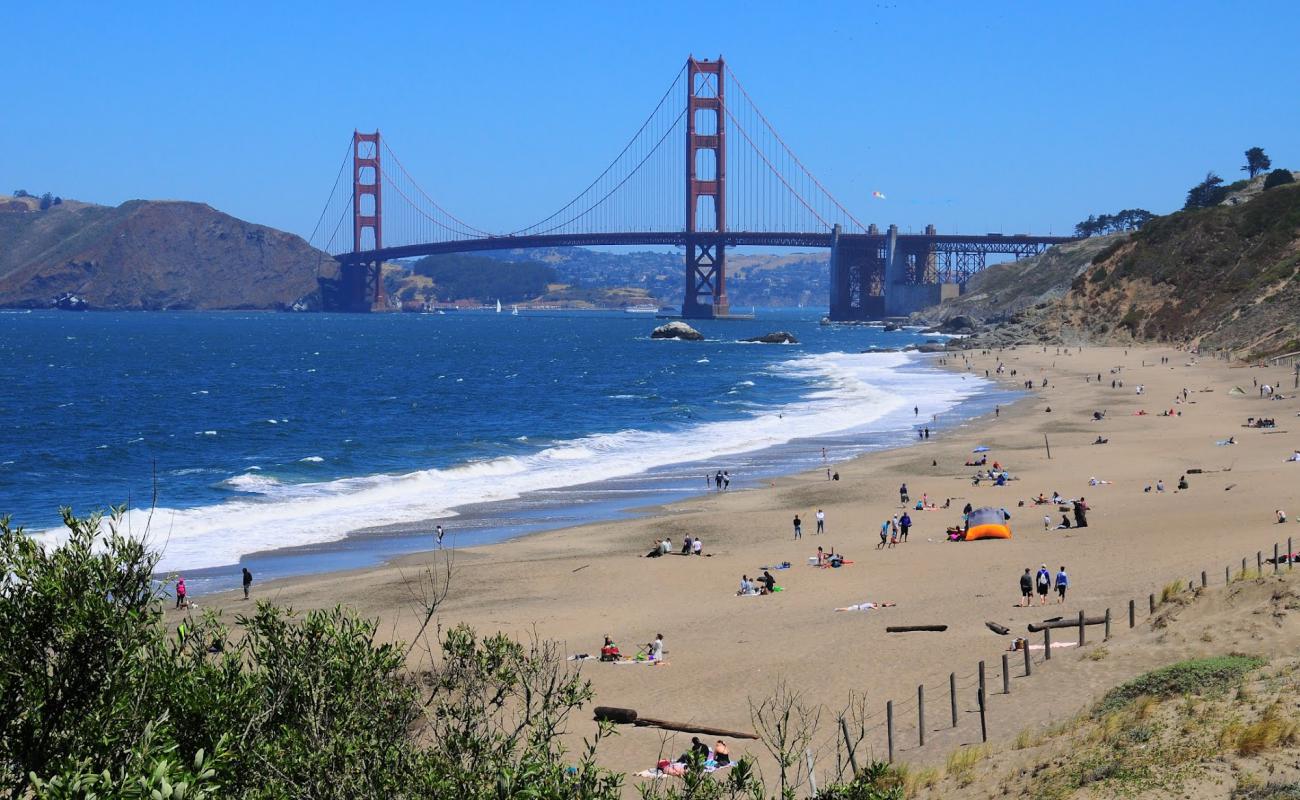 Baker Beach'in fotoğrafı parlak kum yüzey ile