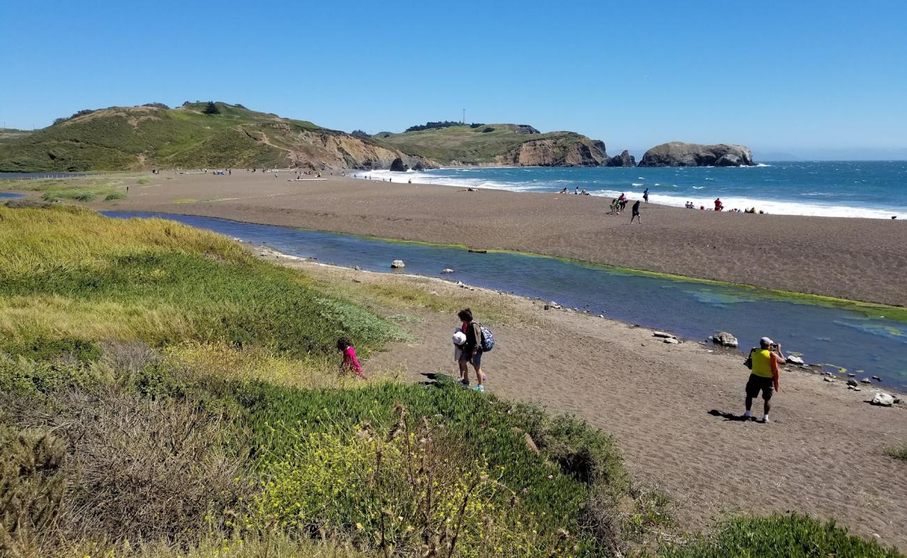 Rodeo Beach'in fotoğrafı gri kum yüzey ile