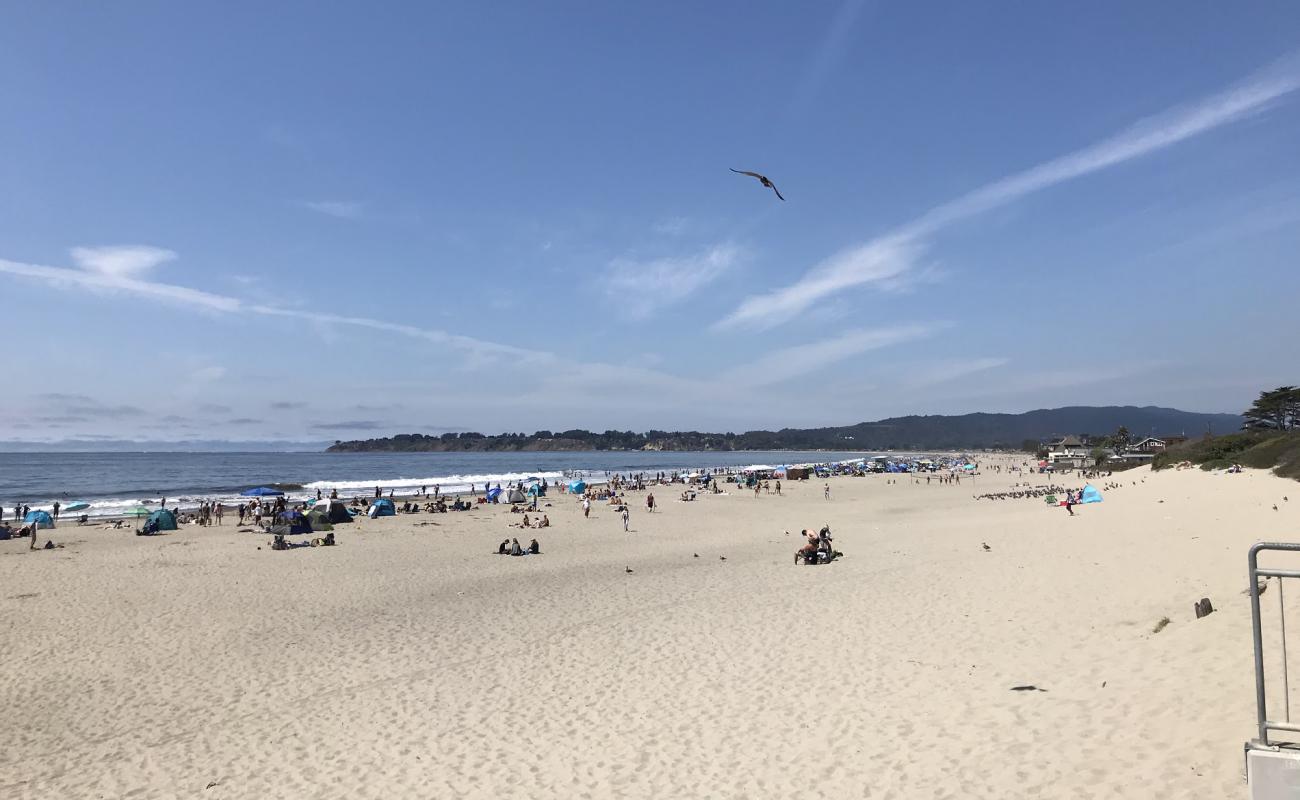 Stinson Beach'in fotoğrafı parlak kum yüzey ile