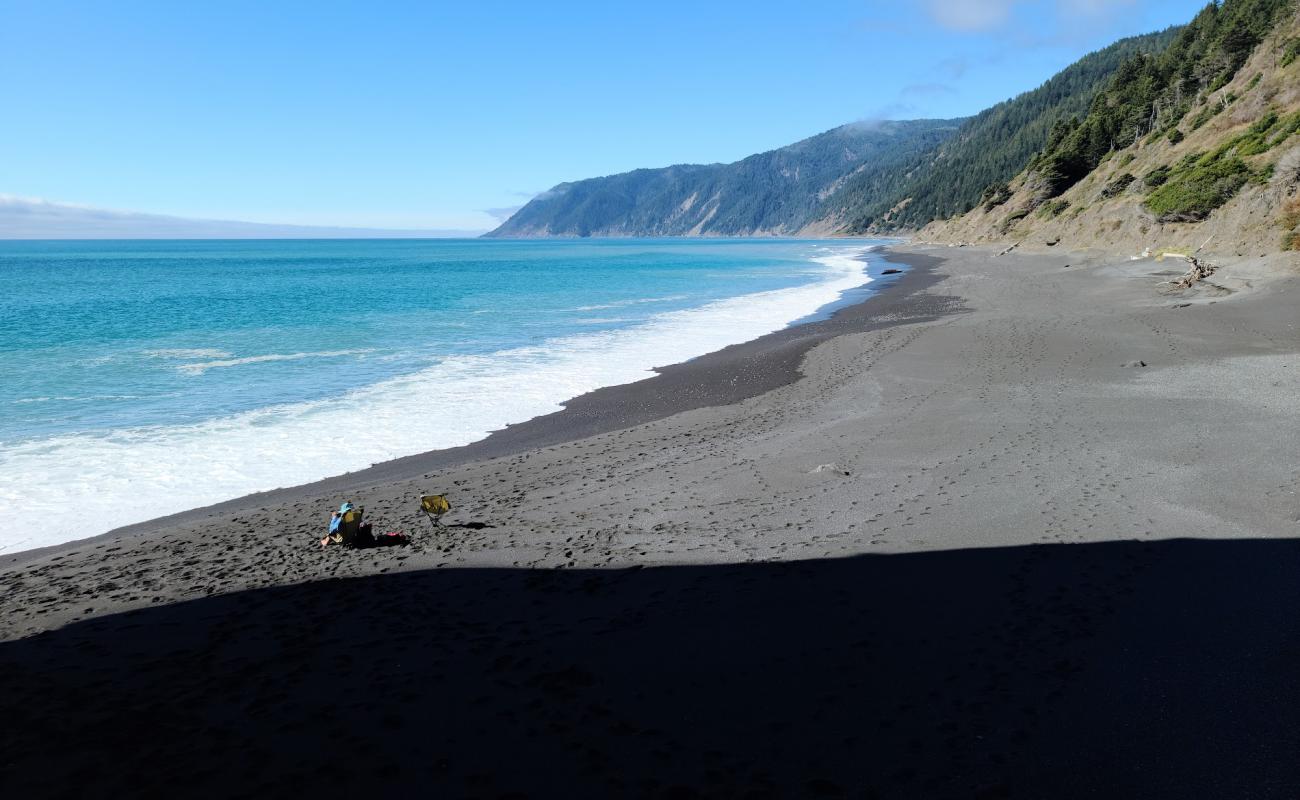 Black Sands Beach'in fotoğrafı gri ince çakıl taş yüzey ile