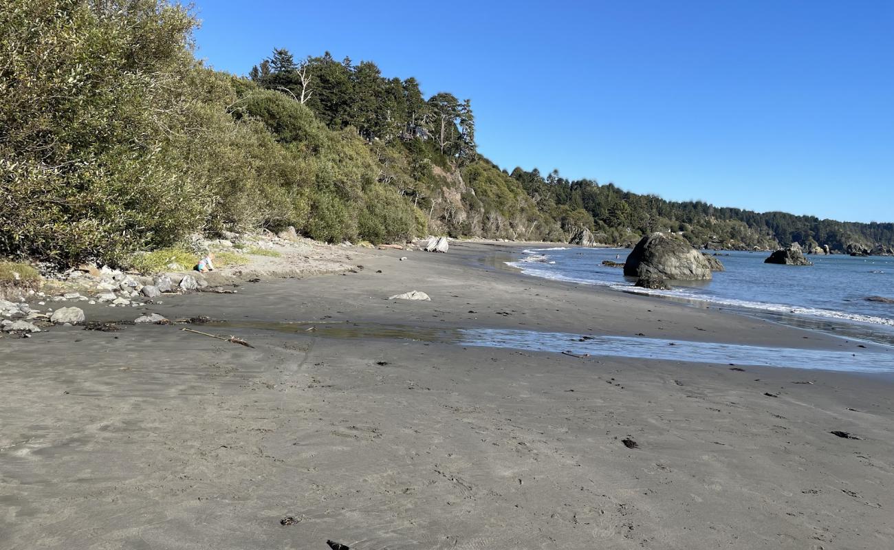 Old Home Beach'in fotoğrafı taşlı kum yüzey ile