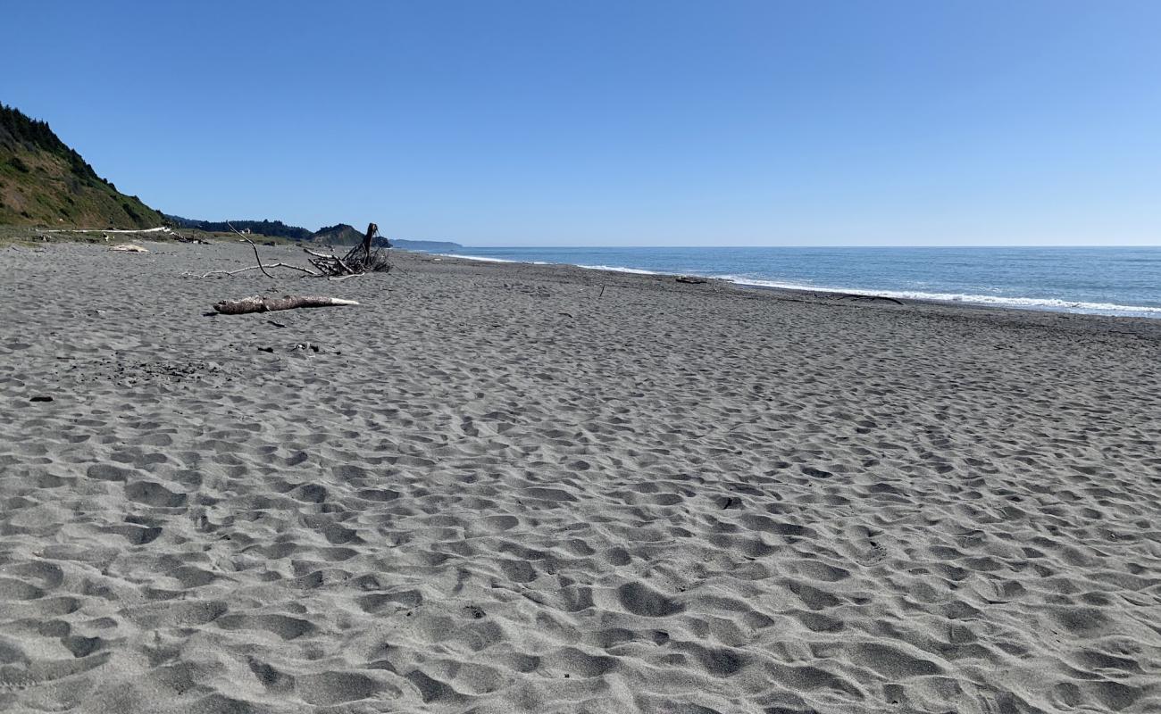 Orick Beach'in fotoğrafı parlak kum yüzey ile