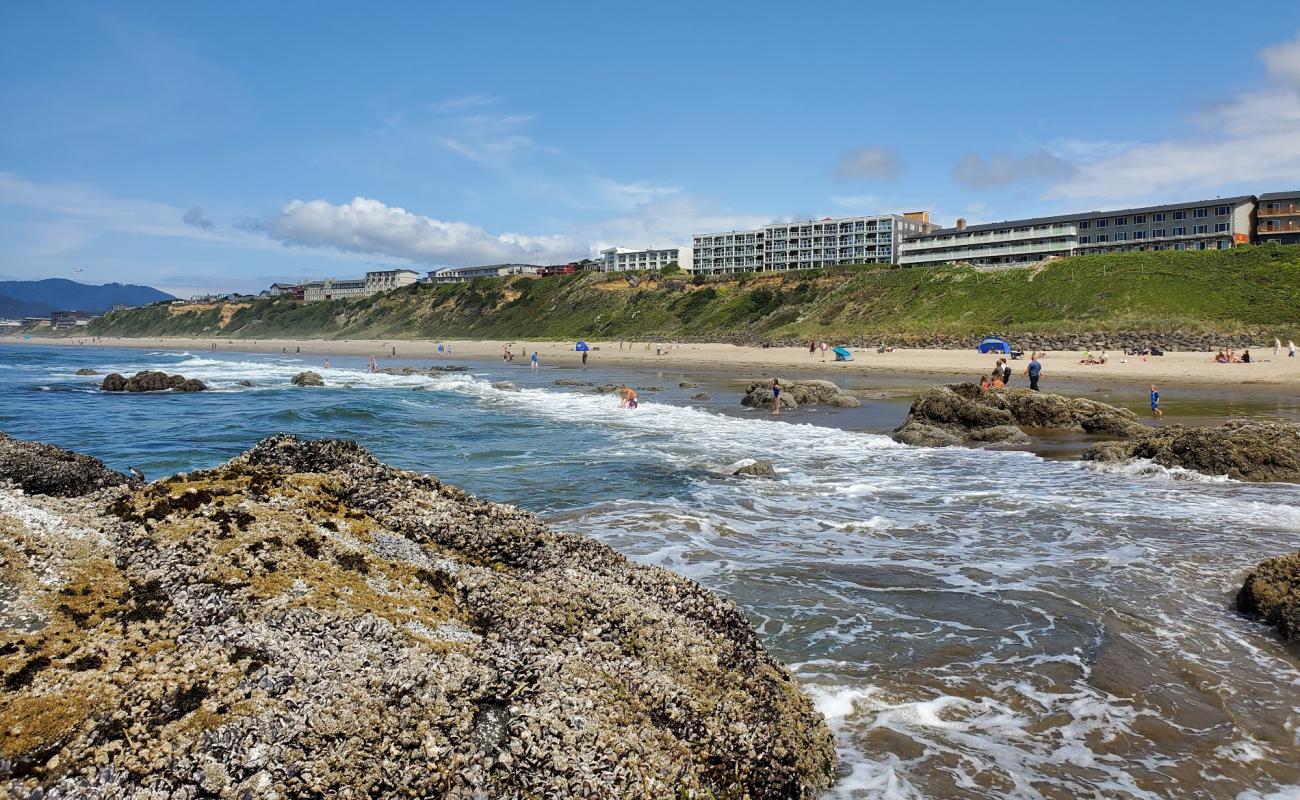 Lincoln City Beach'in fotoğrafı i̇nce bej kum yüzey ile
