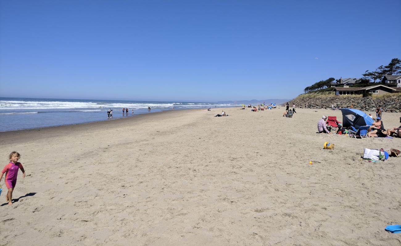 Neskowin Beach'in fotoğrafı parlak kum yüzey ile