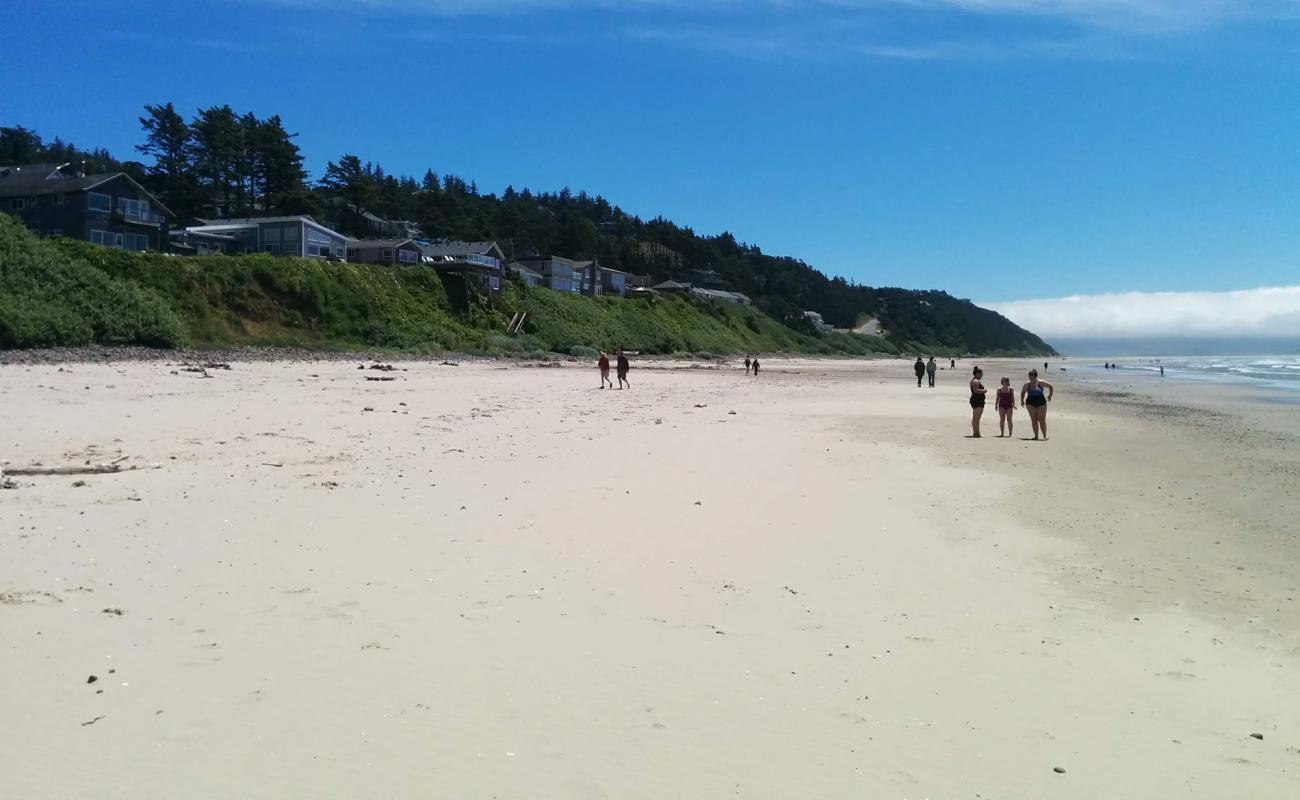 Oceanside Beach'in fotoğrafı açık bej kum yüzey ile