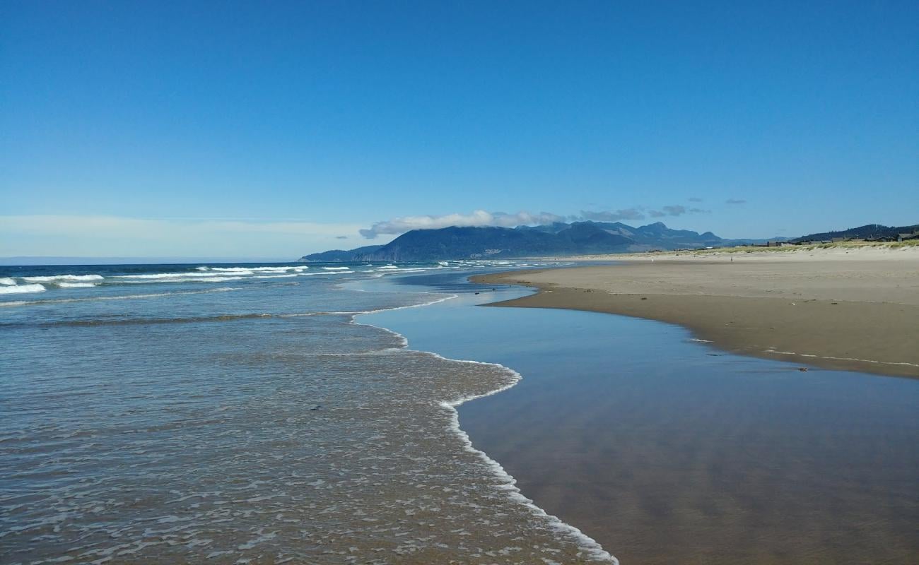 Manhattan Beach'in fotoğrafı açık bej kum yüzey ile