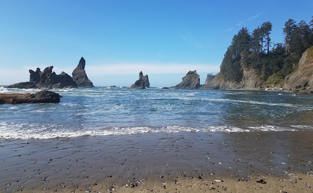Sooes Beach'in fotoğrafı bej kum ve kayalar yüzey ile