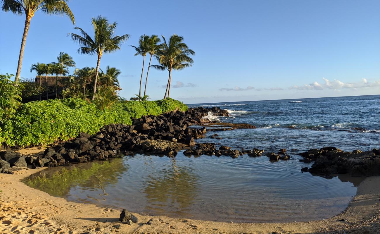 Keiki Cove Beach'in fotoğrafı parlak kum ve kayalar yüzey ile