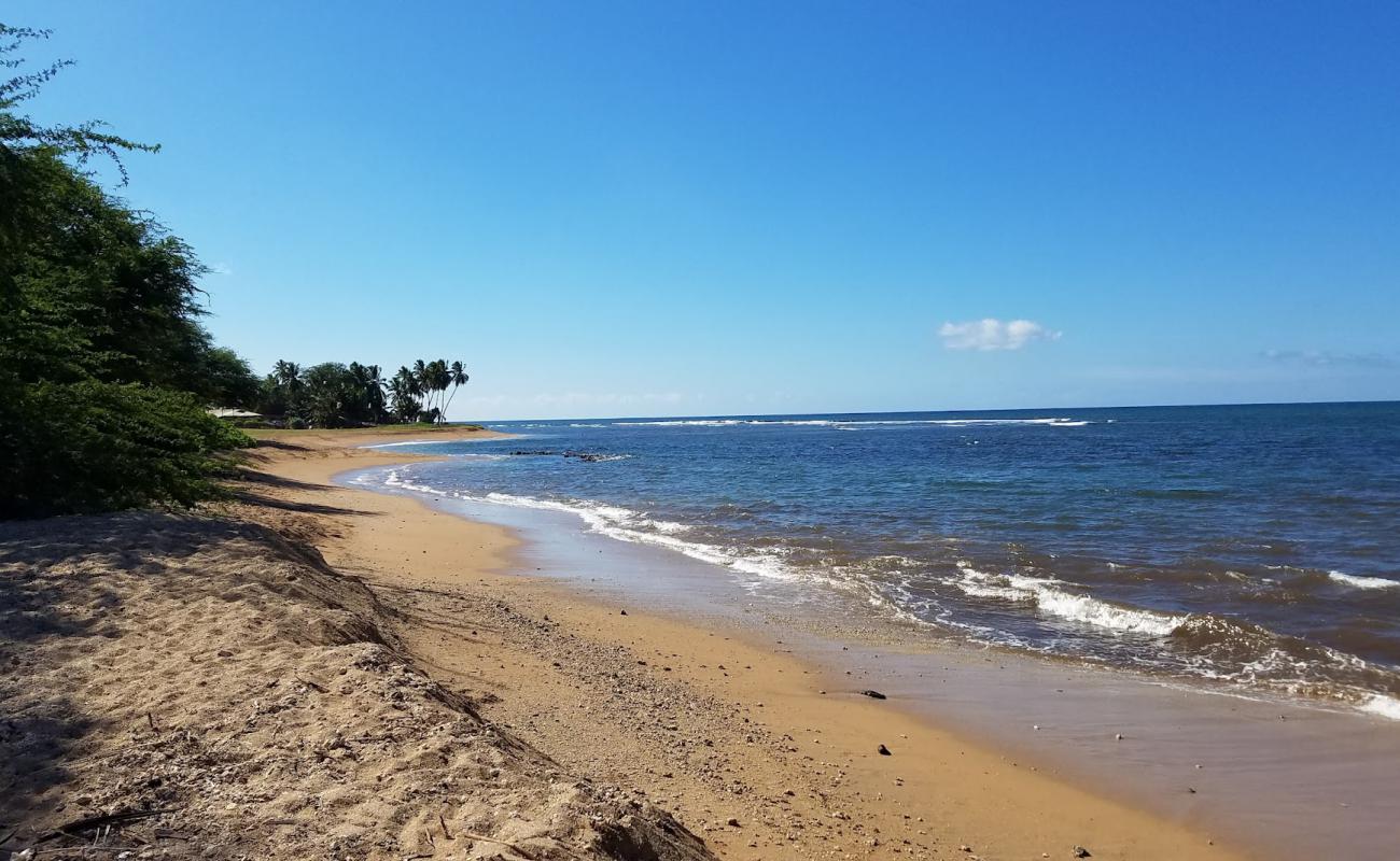 Pakala Beach'in fotoğrafı parlak kum yüzey ile