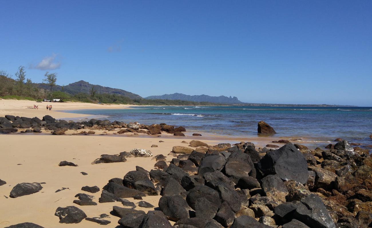 Kauai Beach'in fotoğrafı parlak kum yüzey ile