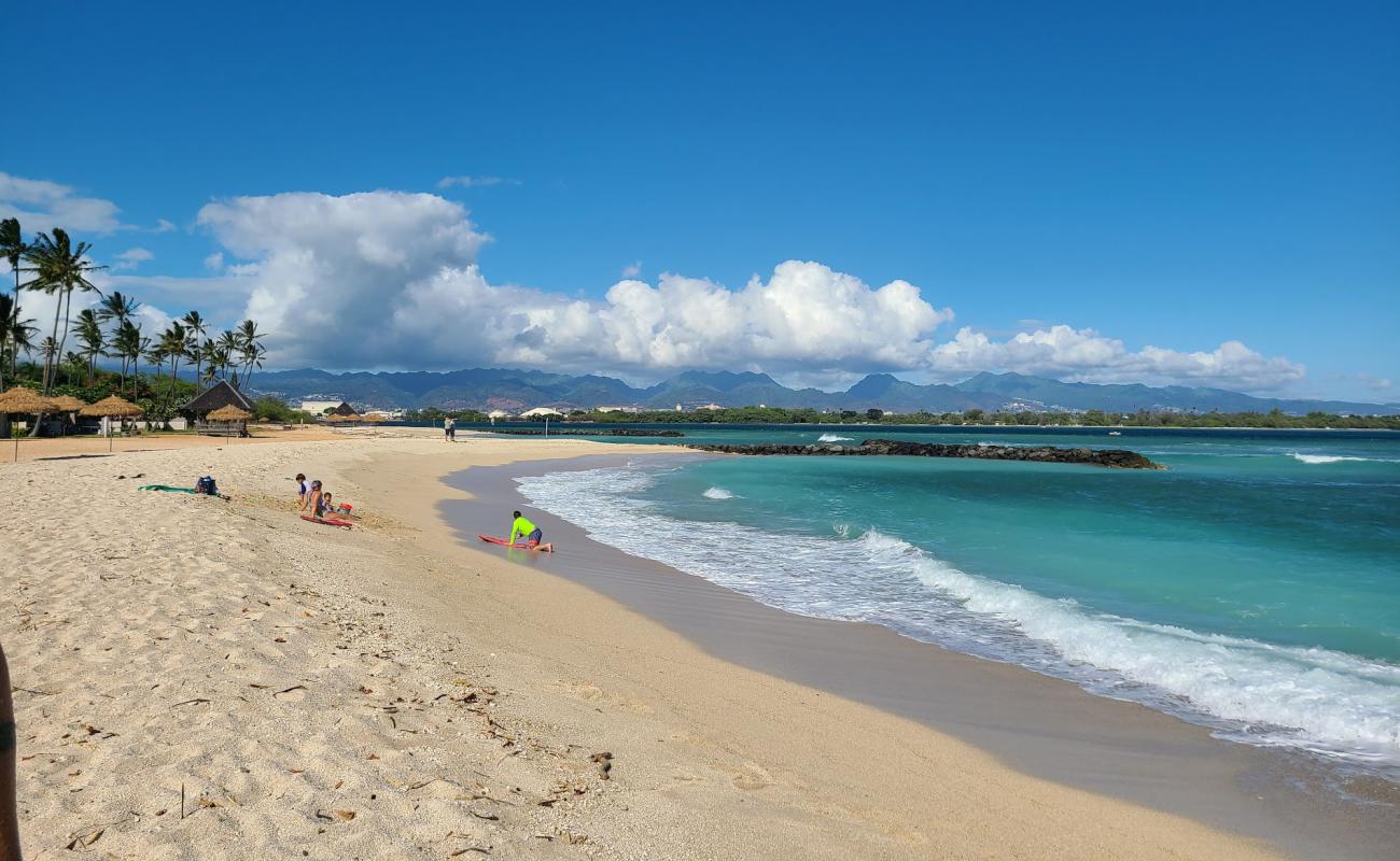 Iroquois Lagoon Beach 2'in fotoğrafı parlak kum yüzey ile