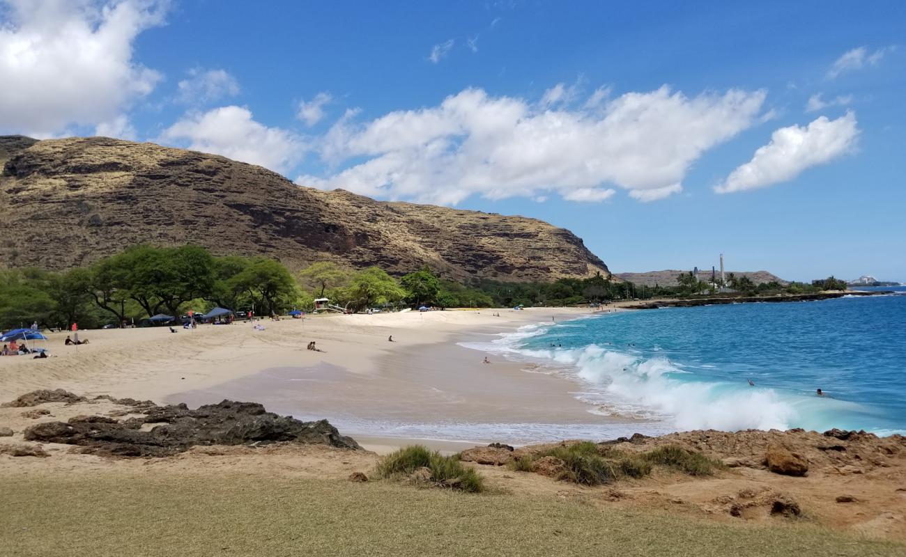 Nanakuli Beach Park'in fotoğrafı i̇nce bej kum yüzey ile