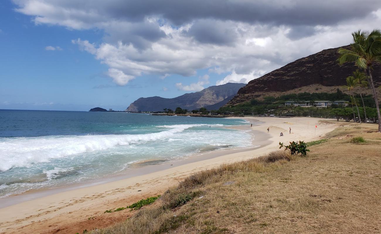 Mana Kai Beach'in fotoğrafı açık bej kum yüzey ile