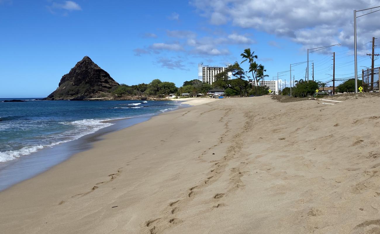 Mauna Lahilahi Beach Park'in fotoğrafı bej kum ve kayalar yüzey ile