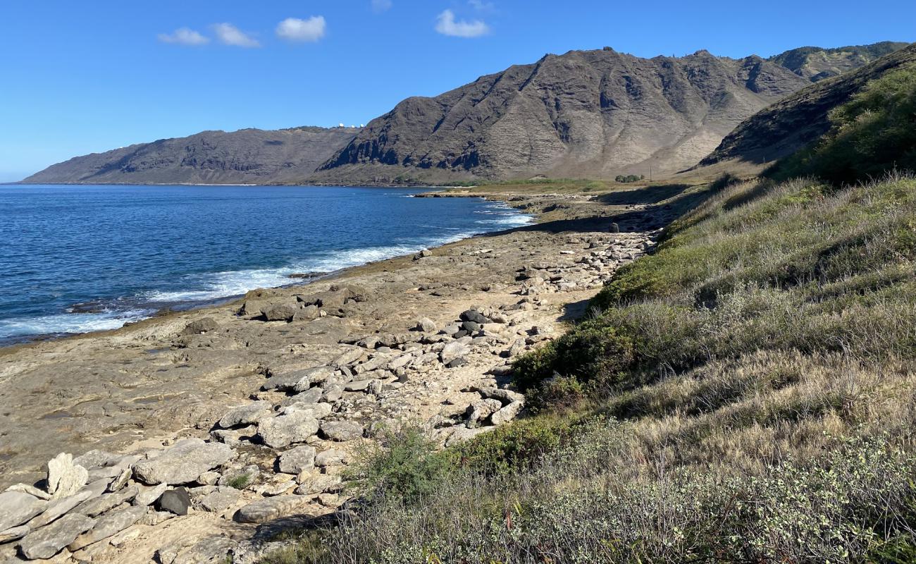 Ohiki-lolo Beach'in fotoğrafı bej kum ve kayalar yüzey ile