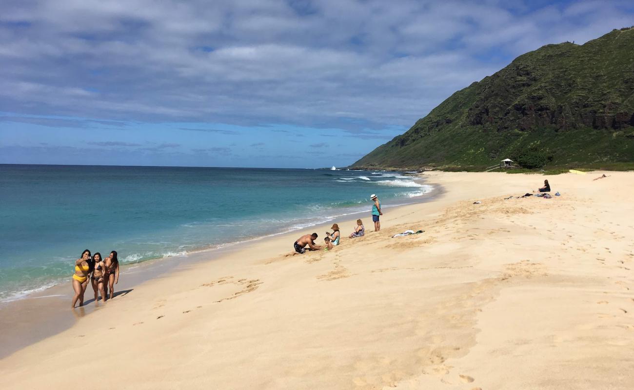Keawaula Beach'in fotoğrafı açık bej kum yüzey ile