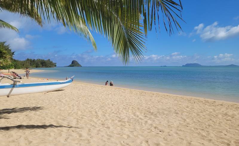 Secret Island Beach'in fotoğrafı parlak kum yüzey ile