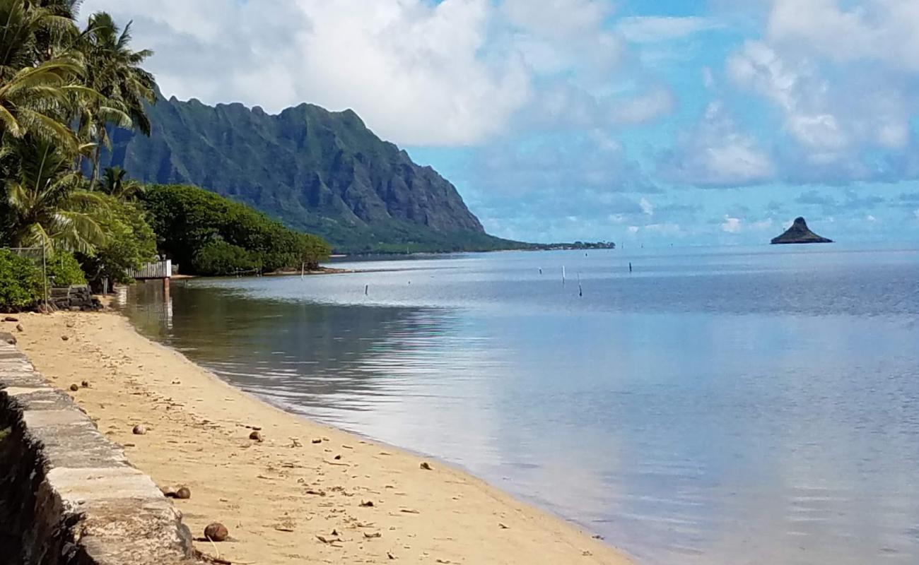 Laenani Beach'in fotoğrafı açık bej kum yüzey ile