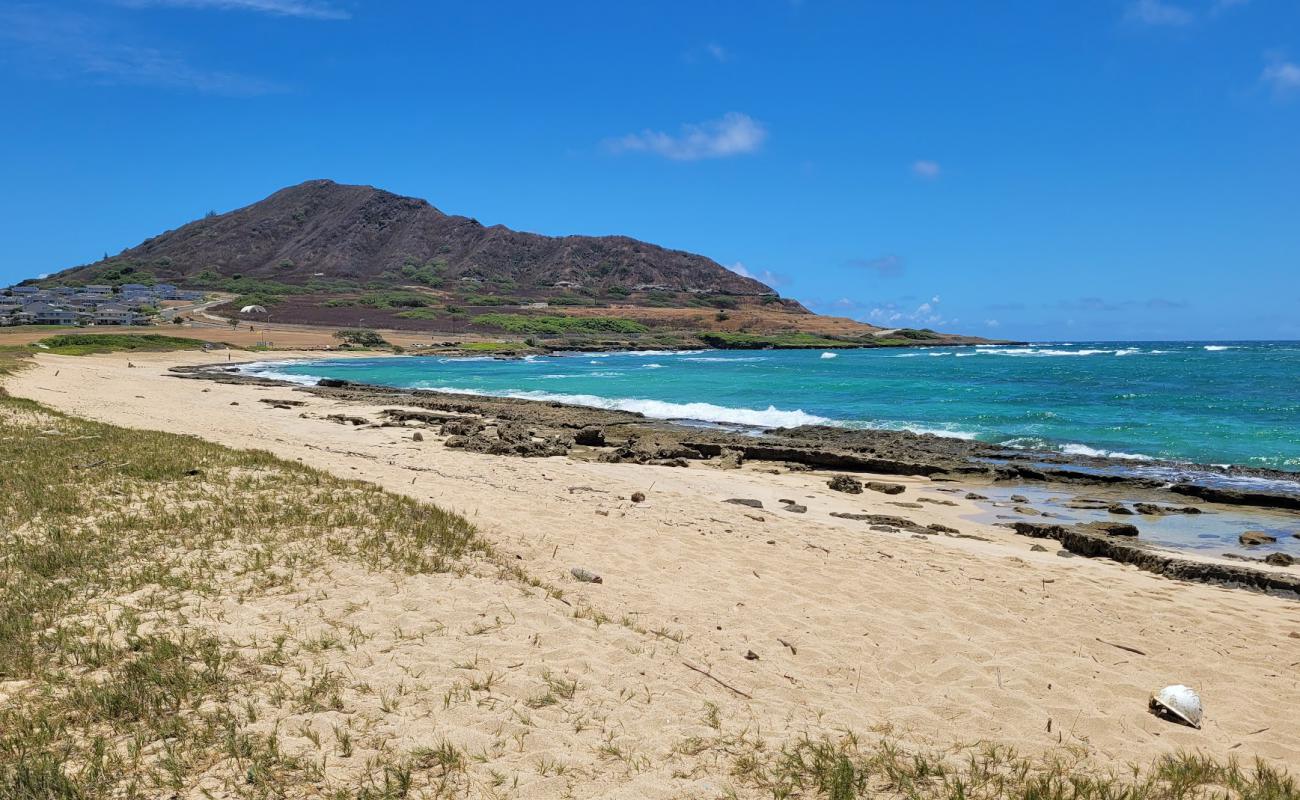 Fort Hase Beach'in fotoğrafı parlak kum ve kayalar yüzey ile