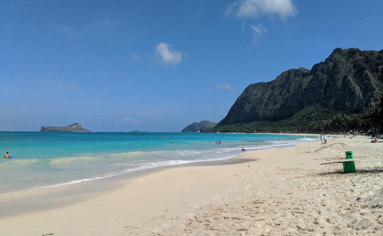 Waimanalo Beach'in fotoğrafı parlak ince kum yüzey ile