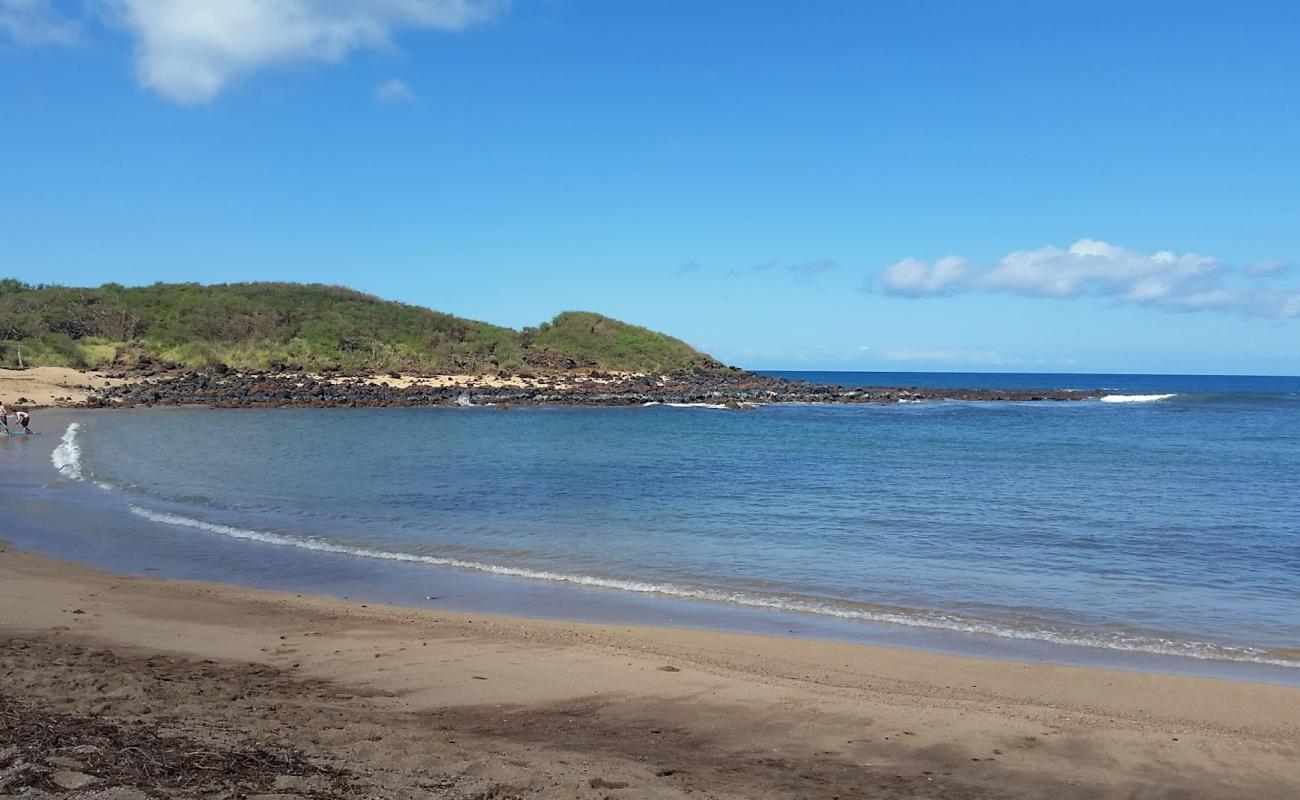 Kapukahehu Beach'in fotoğrafı açık bej kum yüzey ile