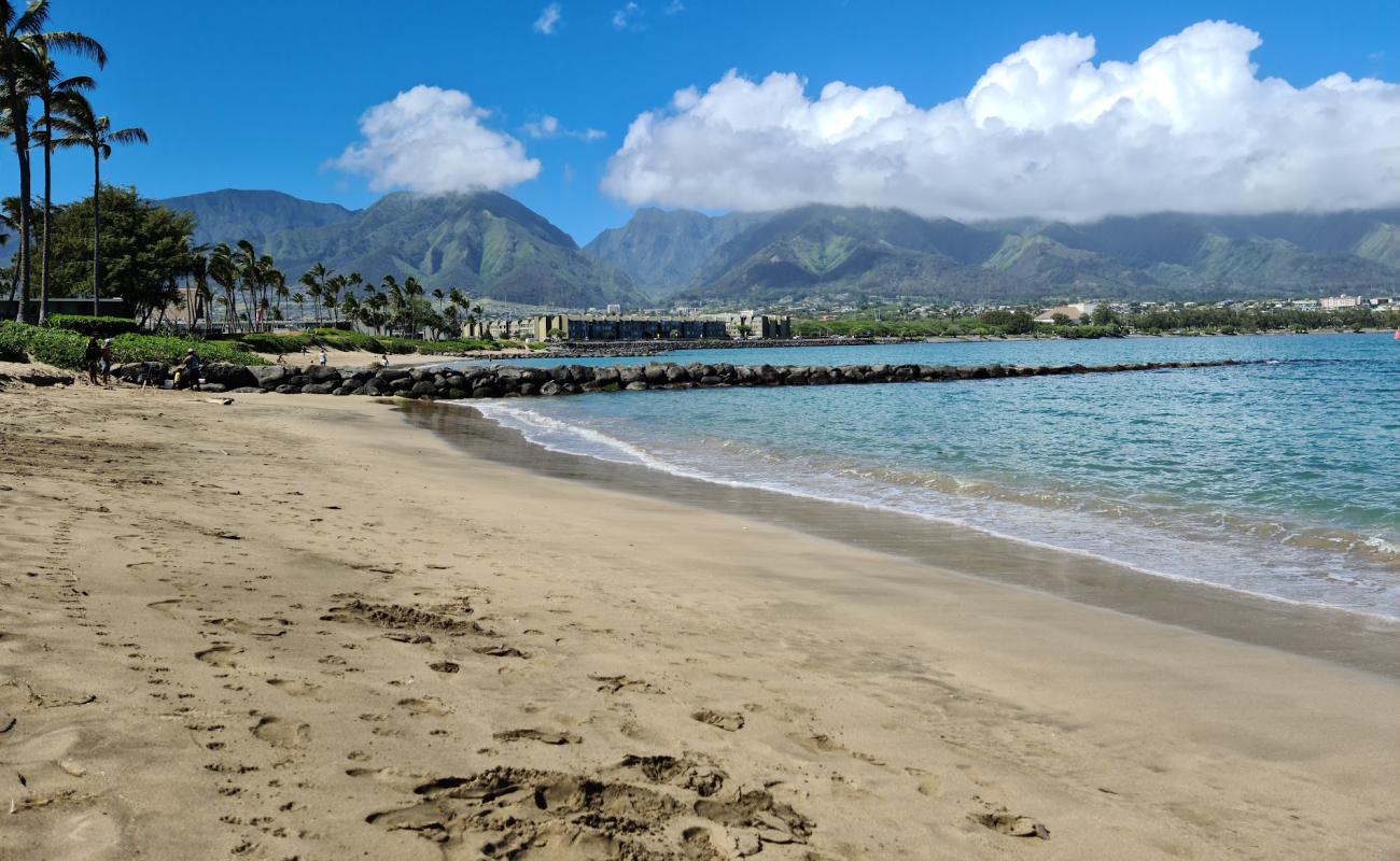 Ho'aloha Beach'in fotoğrafı gri kum yüzey ile