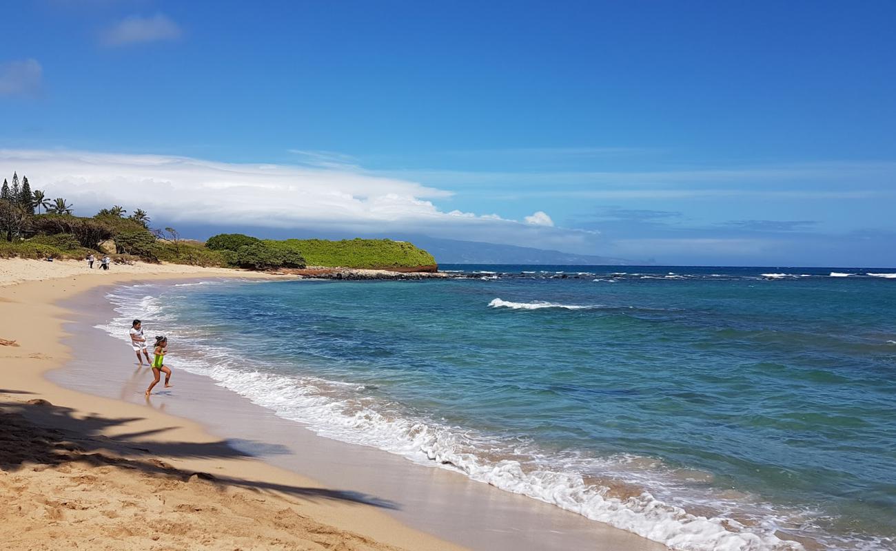 Kaulahao Beach'in fotoğrafı parlak kum yüzey ile