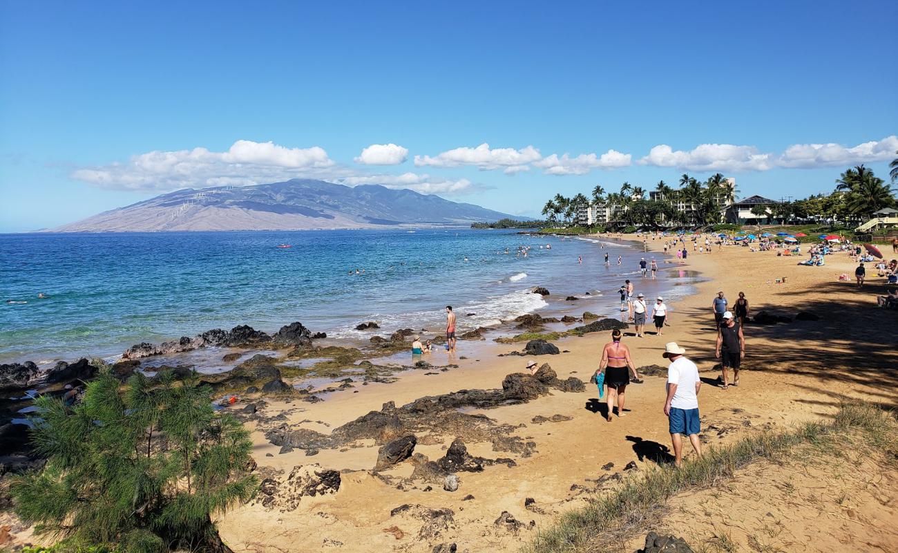 Kamaole Beach Park II'in fotoğrafı açık bej kum yüzey ile
