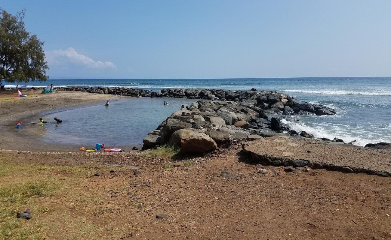 Launiupoko Beach Park'in fotoğrafı gri kum yüzey ile