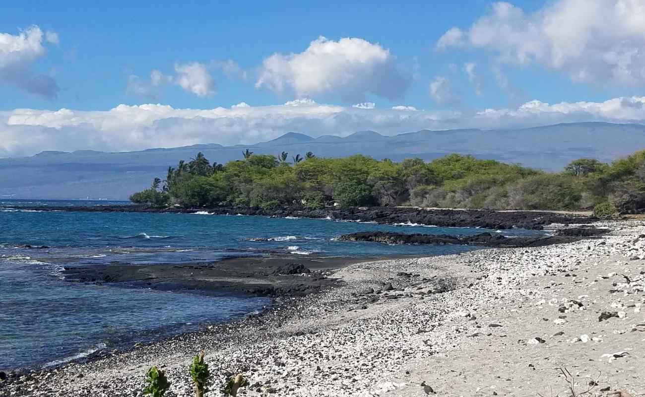 Holoholokai Beach'in fotoğrafı taşlı kum yüzey ile