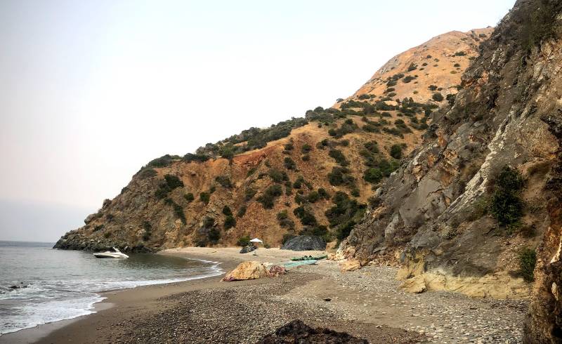 Goat Harbor Campsite'in fotoğrafı bej kum ve çakıl yüzey ile