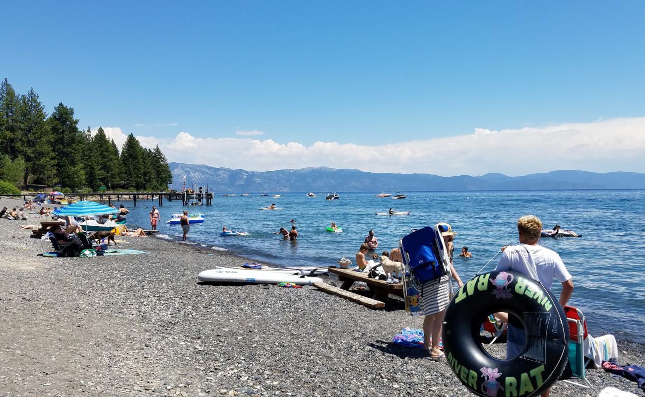 Patton Beach'in fotoğrafı gri çakıl taşı yüzey ile