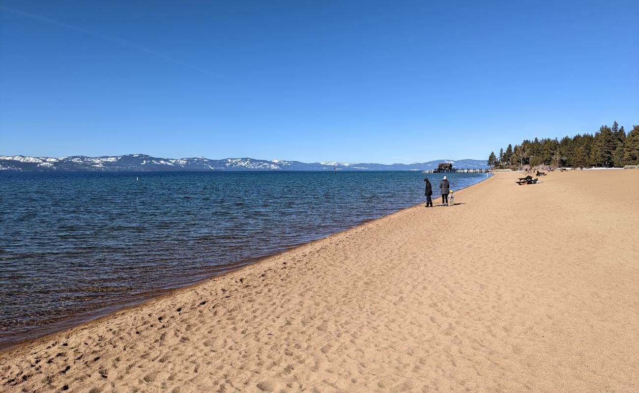 Nevada Beach'in fotoğrafı açık bej kum yüzey ile