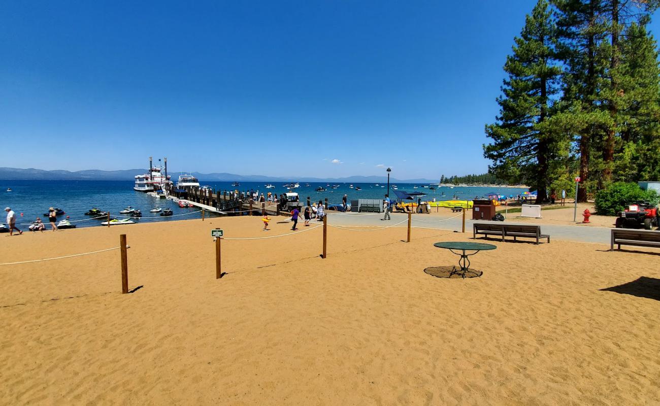 Zephyr Cove Resort Beach'in fotoğrafı açık bej kum yüzey ile