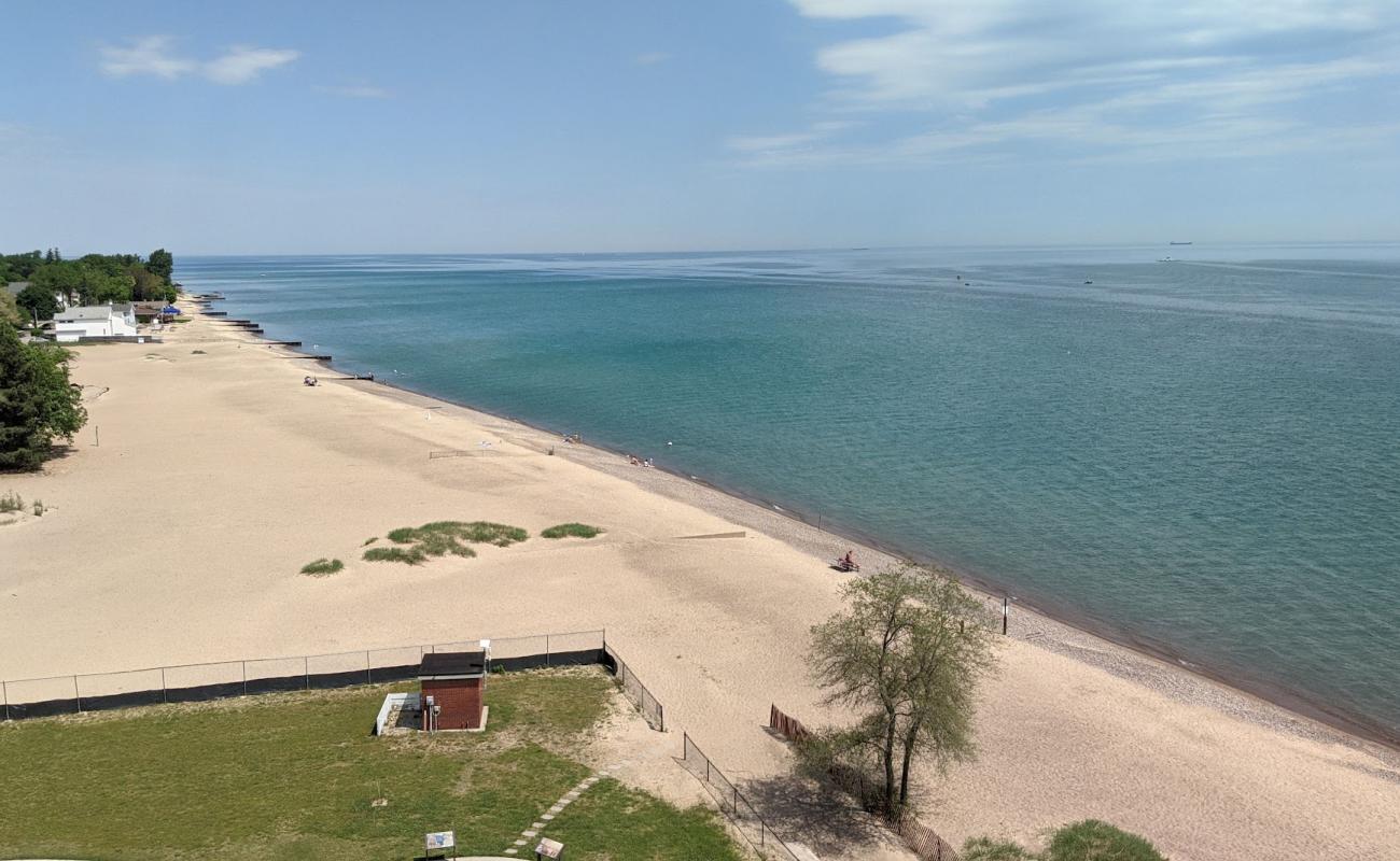 Lighthouse Beach'in fotoğrafı parlak kum yüzey ile