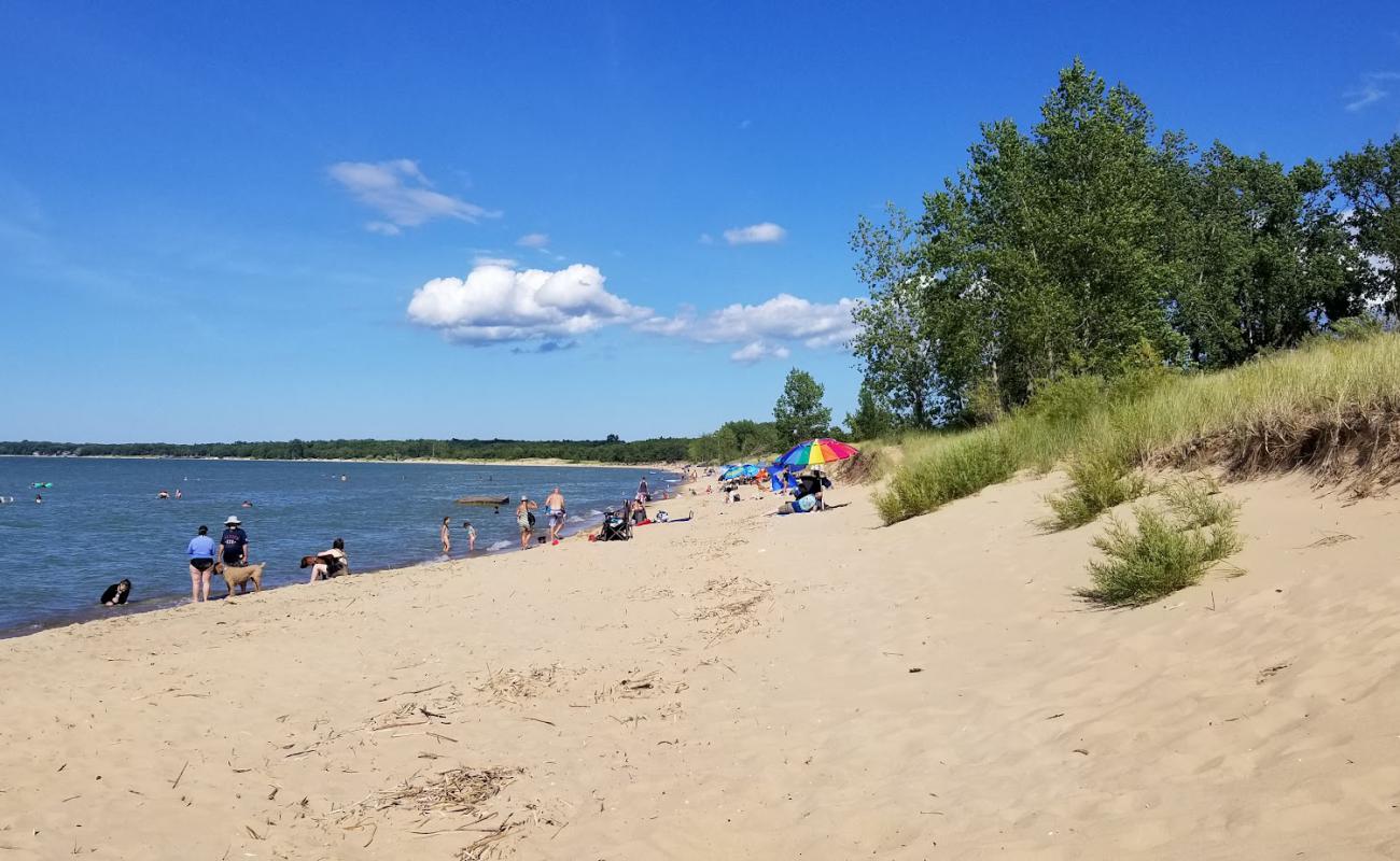 Port Crescent State Park Beach'in fotoğrafı açık bej kum yüzey ile