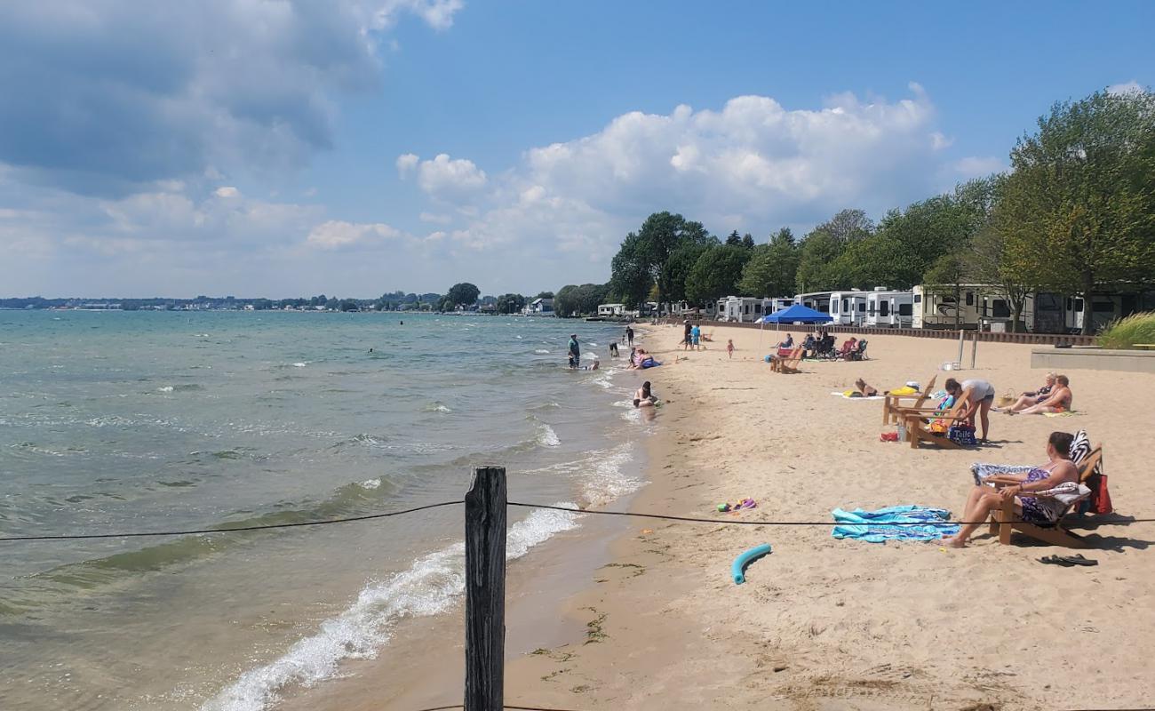 East Tawas City Park Beach'in fotoğrafı açık bej kum yüzey ile