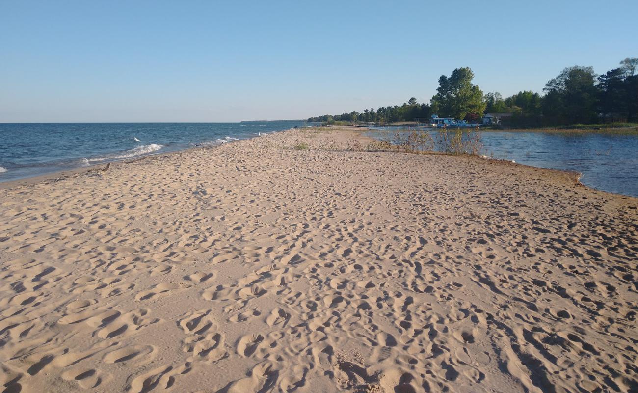 AuSable Shoreline Park Beach'in fotoğrafı açık bej kum yüzey ile