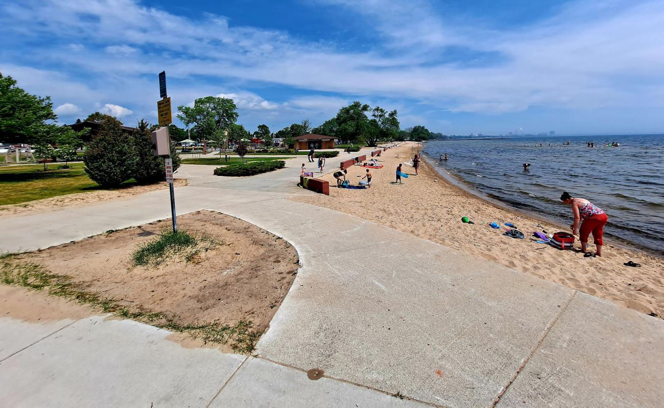Michekewis Park Beach'in fotoğrafı açık bej kum yüzey ile
