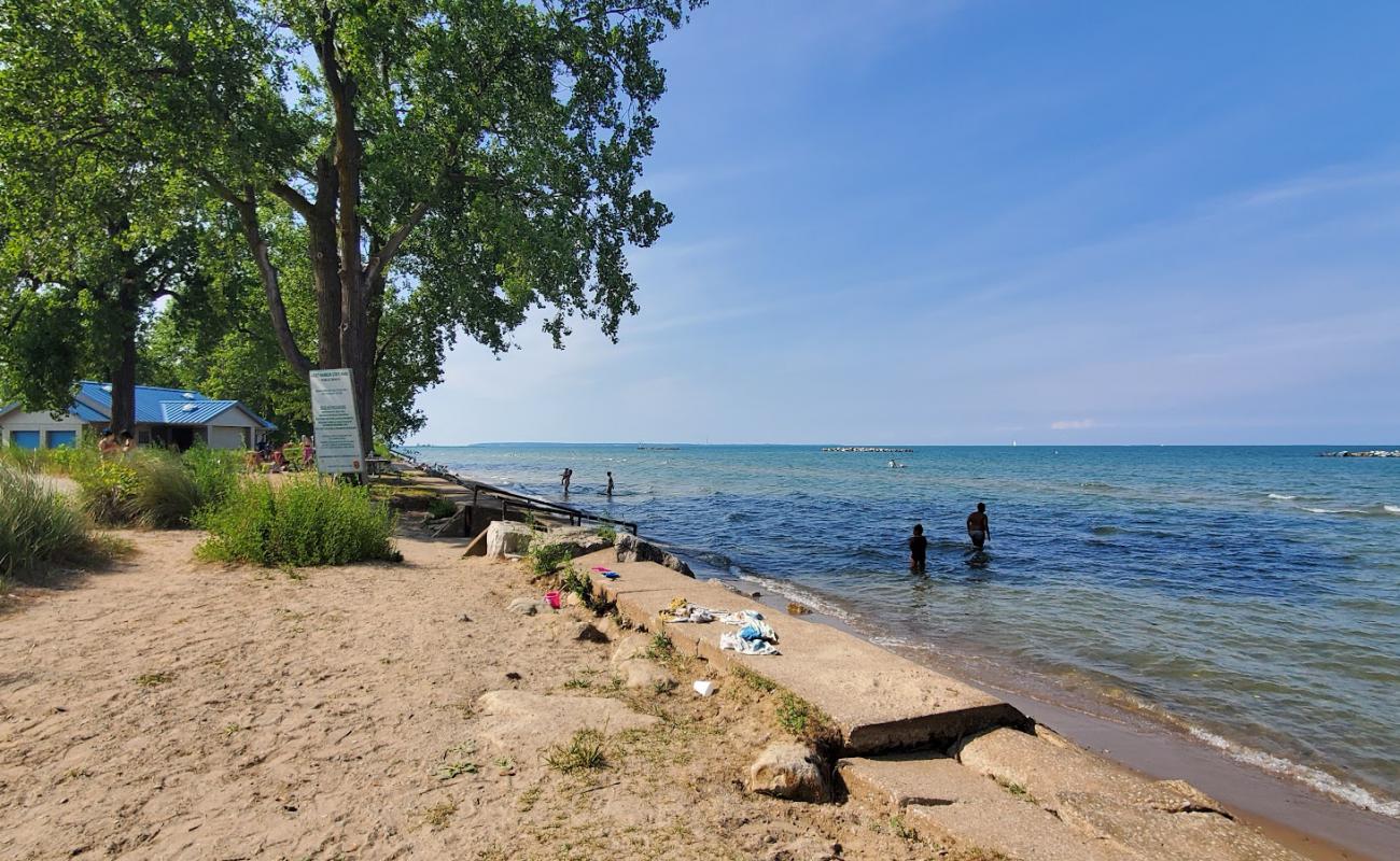 North Swimming Beach'in fotoğrafı açık bej kum yüzey ile